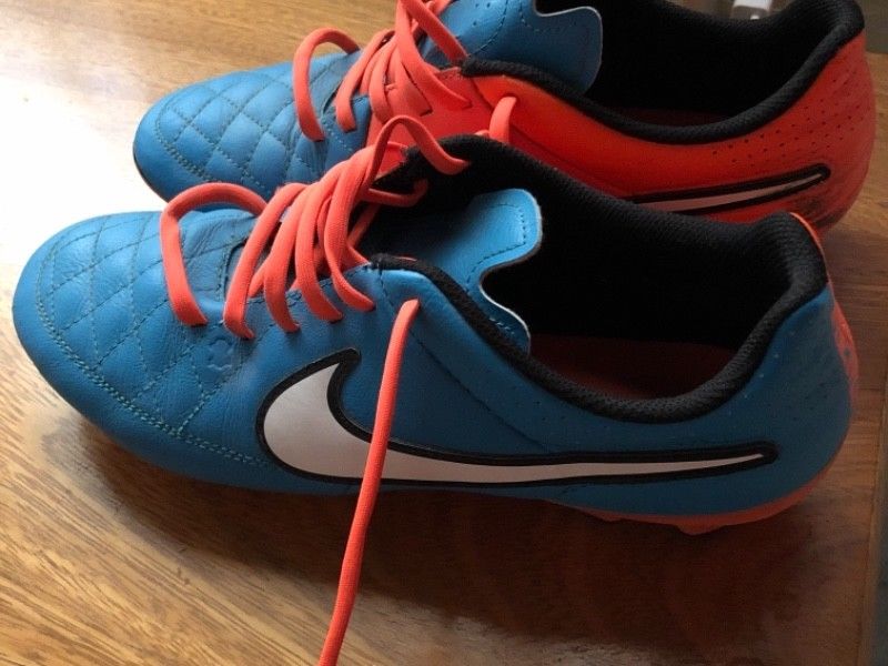 Vendo botines Nike Tiempo