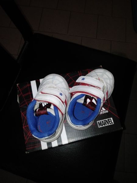 Vendo zapatillas nro.20