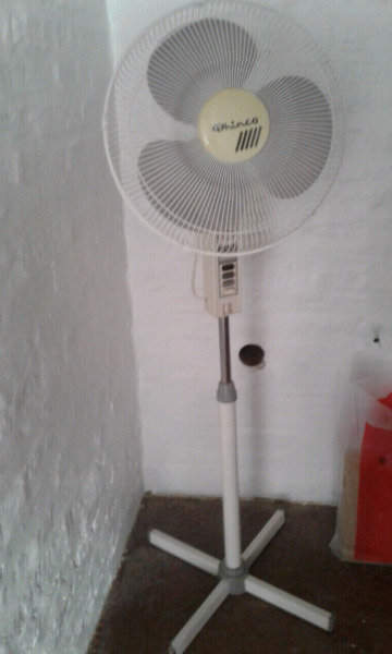 Ventilador Dhinco de pie