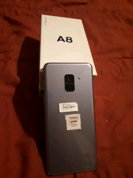 Único Samsung A8 en Caja