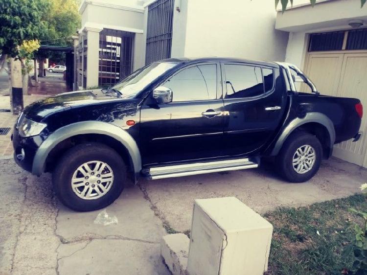 vendo,algo fio,camioneta,MITSUBISHI,4x4 modelo 2010.