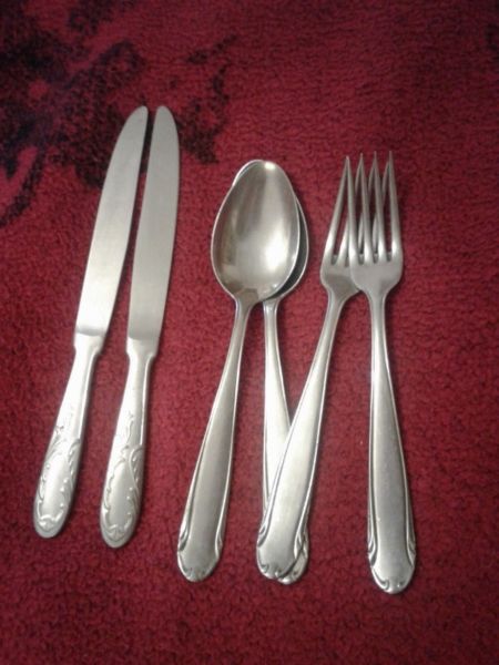6 piezas de cubiertos antiguos