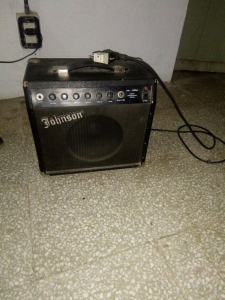 Amplificador de guitarra vendo URGENTE