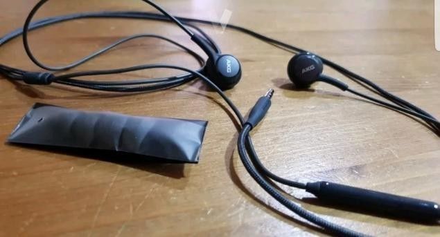 Auriculares SAMSUNG S8