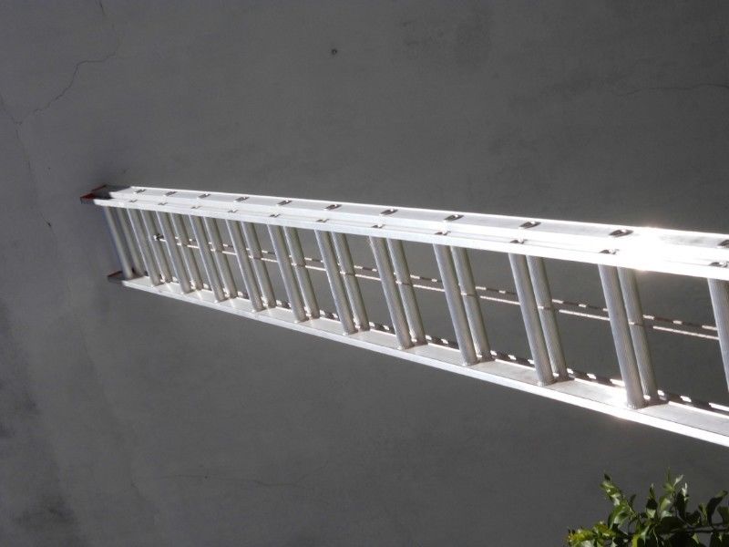 Escalera ALPINA Aluminio sin uso  escalones Extensible
