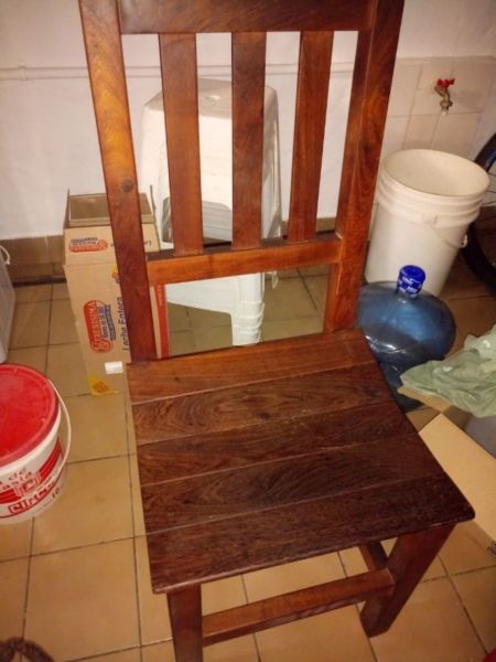 Vendo 4 Sillas de Algarrobo