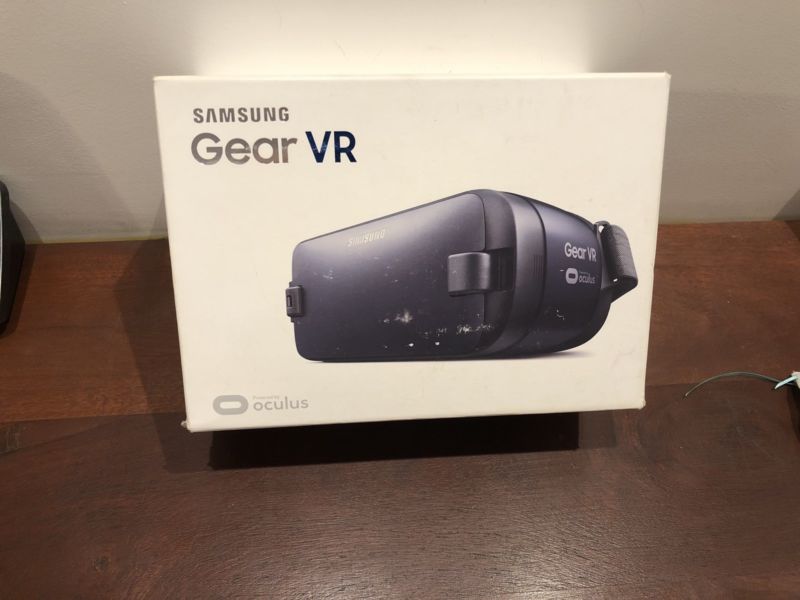 Vendo visor de realidad virtual en excelentes condiciones