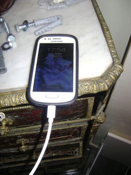 Celular Samsung Galaxy S Iii Mini Gt 18190 Usado Funciona