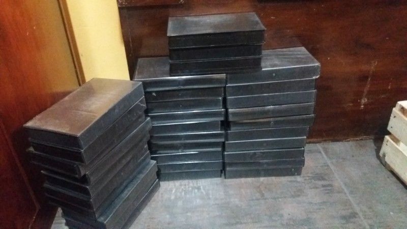 Lote 35 Cajas/estuches Plasticos Vhs Vacios