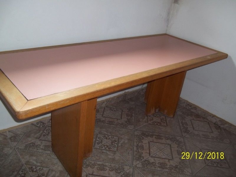 MESA ROSA DESMONTABLE