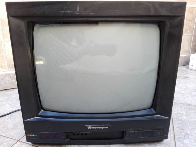 Televisor 14" White-Westinghouse,Muy Buen Estado.