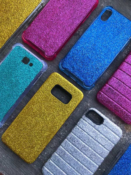 Funda de celular con brillos