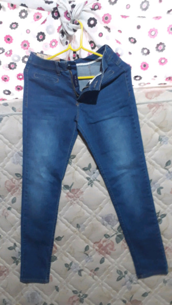 Jeans nuevo talle 30 elastizado