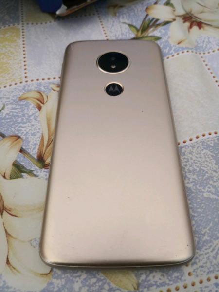 Moto E5 Impecable y Libre