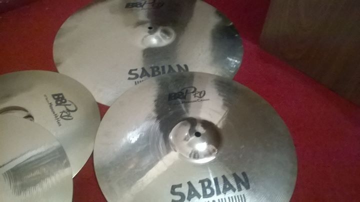 VENDO BATERIA SONOR FORCE , MAS QUE COMPLETA. ÚNICA