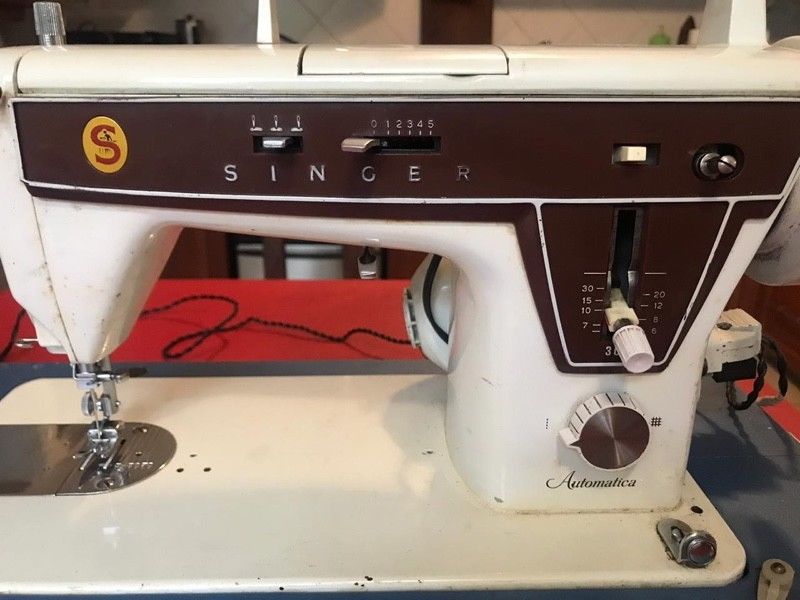 Maquina de coser Singer (NO PERMUTO)