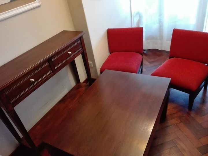 Mesa de arrime, mesa ratona y sillones poltrona