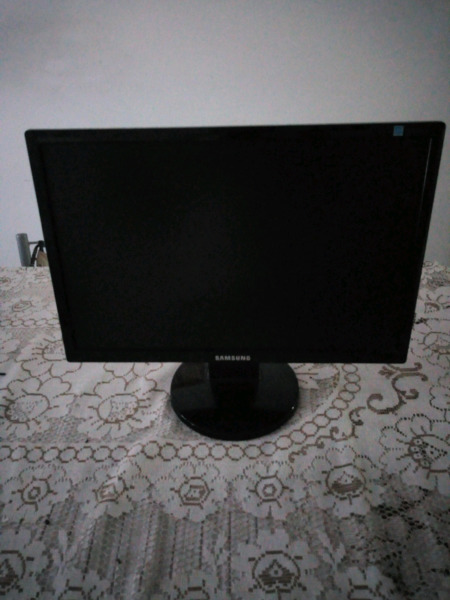 Monitor LCD Samsung 19"