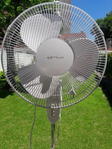 VENDO VENTILADOR DE PIE BLANCO TOP HOUSE 3 VEL.