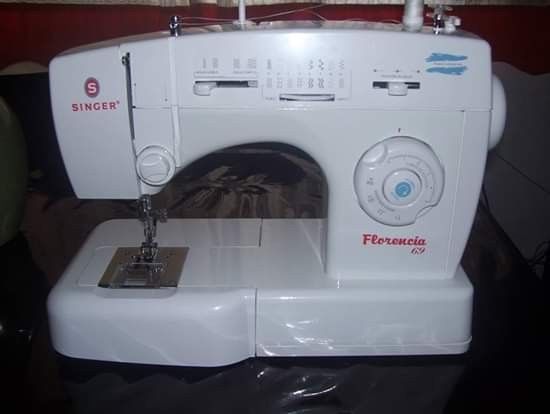Vendo máquina de coser Singer Florencia 69