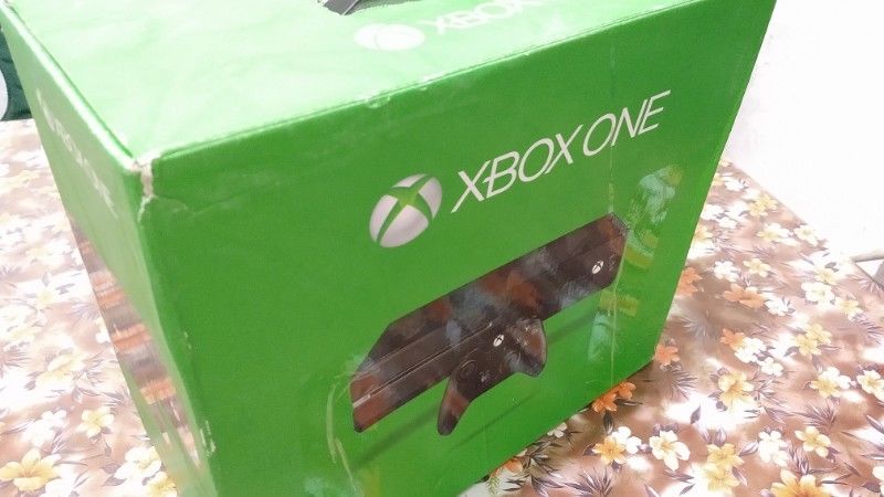 Xbox One 500 Gb + Juegos Digitales a Elección + 4 Físicos