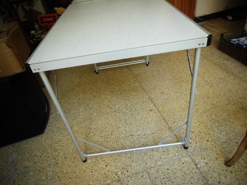 mesa plegable de aluminio y formica