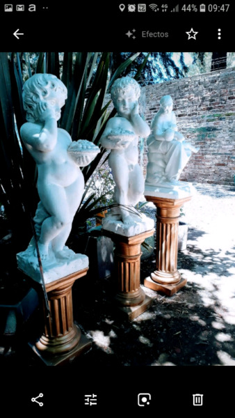 Estatuas con columnas