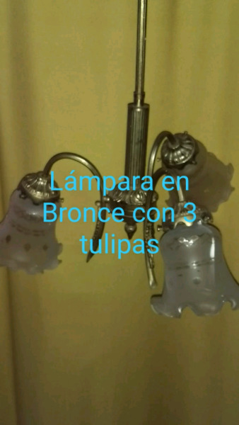 Lámpara bronce antigua tulipas