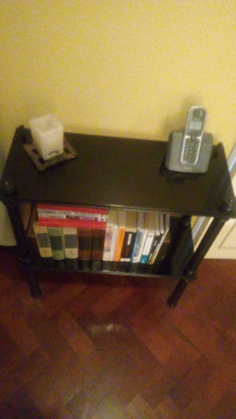 Mesa laqueada mini biblioteca