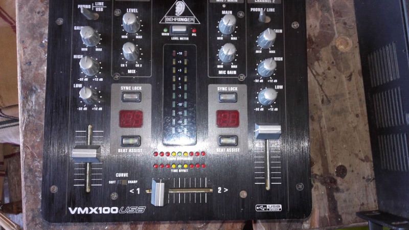 Mixer dj behringer