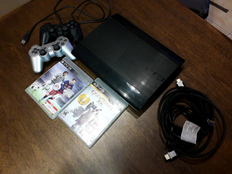 Play Station 3 de 500GB casi nueva + 2 Joystick(orig) + HDMI