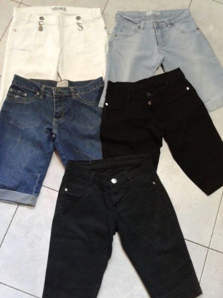 VENDO BERMUDAS, DE JEANS, TALLES 34 (2 NEGRAS Y CELESTE) Y