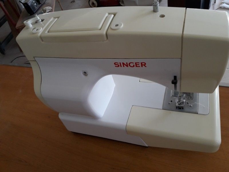 Vendo maquina de coser Singer Florencia 62