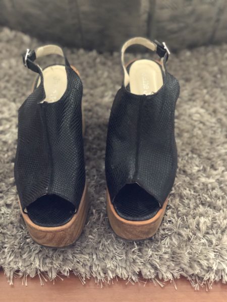 Zapatos de cuero negro