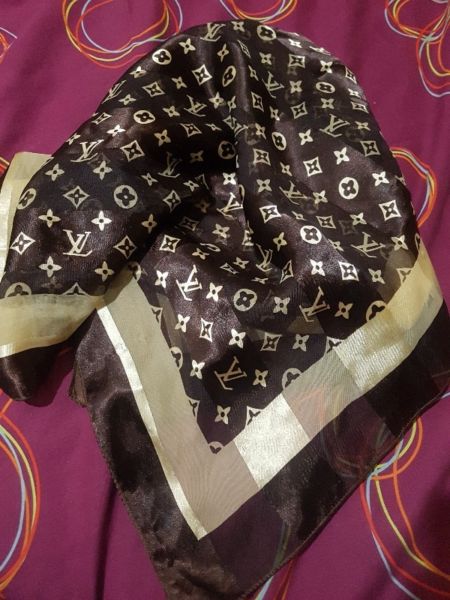 pañuelo Louis Vuitton