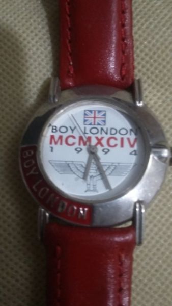 reloj pulsera boy london muy buen diseño vintage