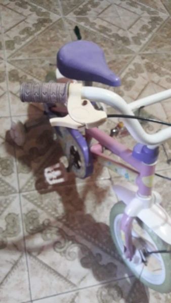 Bicicleta de nena buen estado.