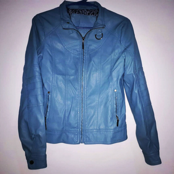 Campera de símil cuero