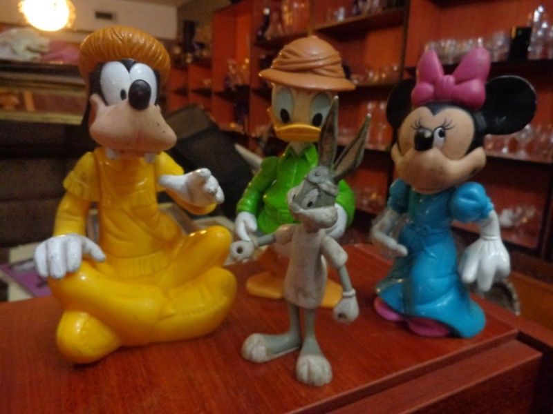Muñecos Coleccionables De Disney Minnie Donald Tribilín