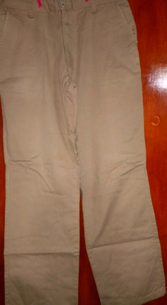 Pantalón gabardina t 46 usado muy buen estado