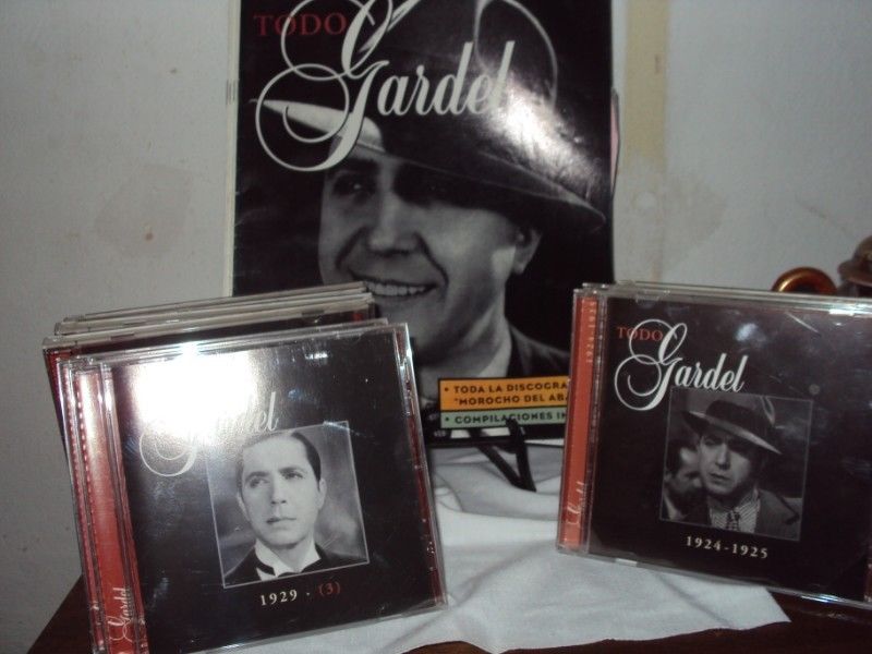 VENDO CD'S CARLOS GARDEL