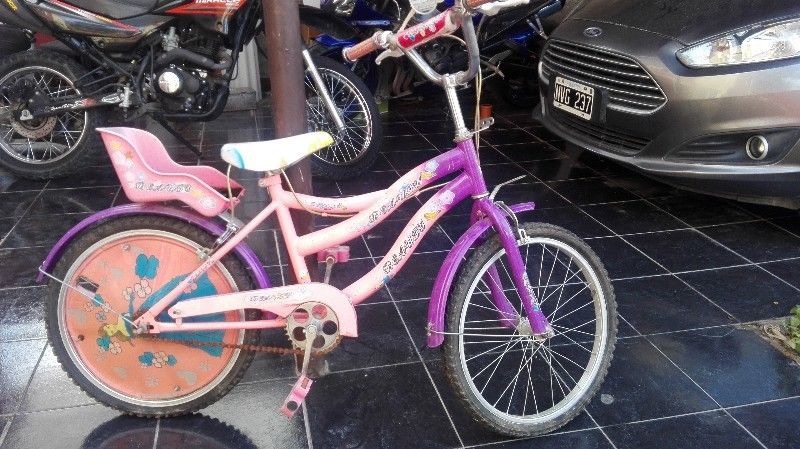 Vendo bicicleta Barbie de nena