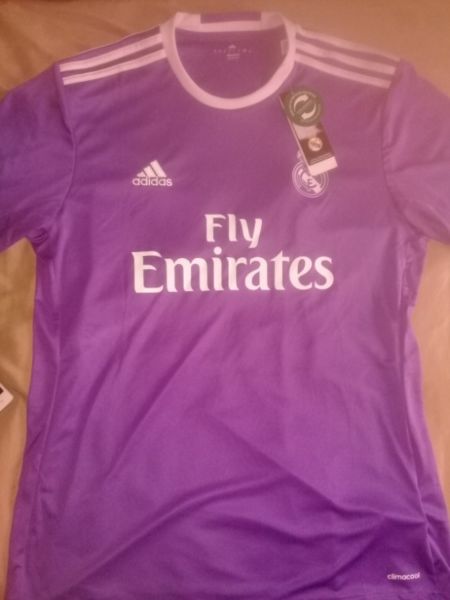 CAMISETA DE REAL MADRID TALLE L CAMBIO O VENDO