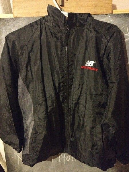 Campera Impermeable New Balance