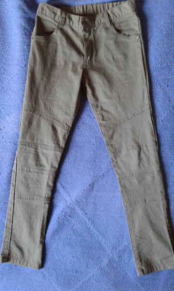 Pantalon de gabardina de niño talle 12