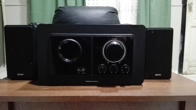 Parlante 2.1 T&V con Subwoofer Impecable