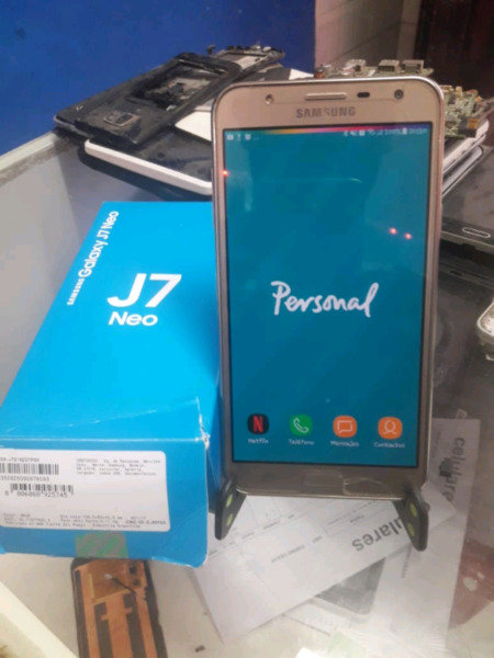 SAMSUNG J7 Neo