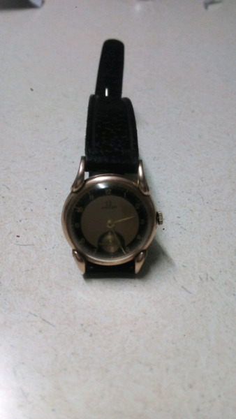 Vendo Reloj de Oro Omega Swiss acuerda.