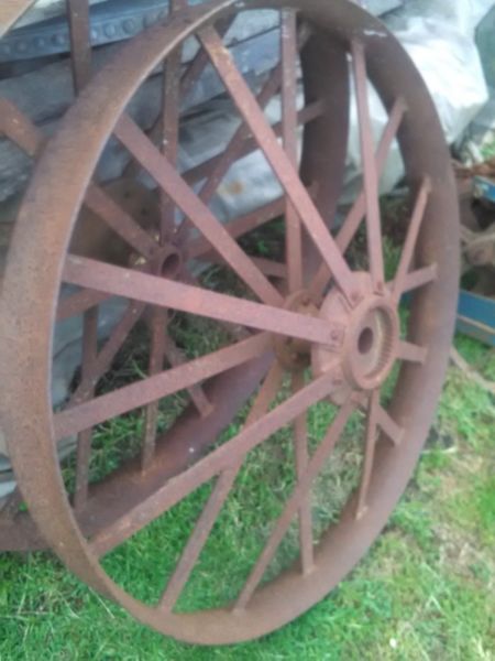 Antiguas ruedas de hierro