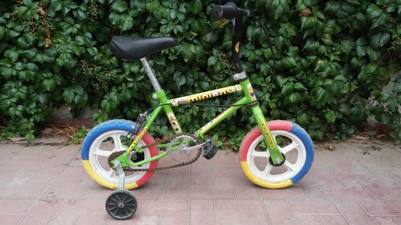 Bicicleta Minions, rodado 12 unisex con rueditas